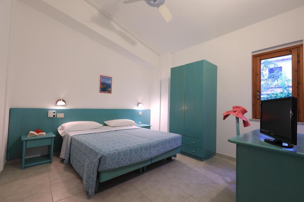 Villaggio Torre Ruffa Robinson Capo Vaticano Zewnętrze zdjęcie