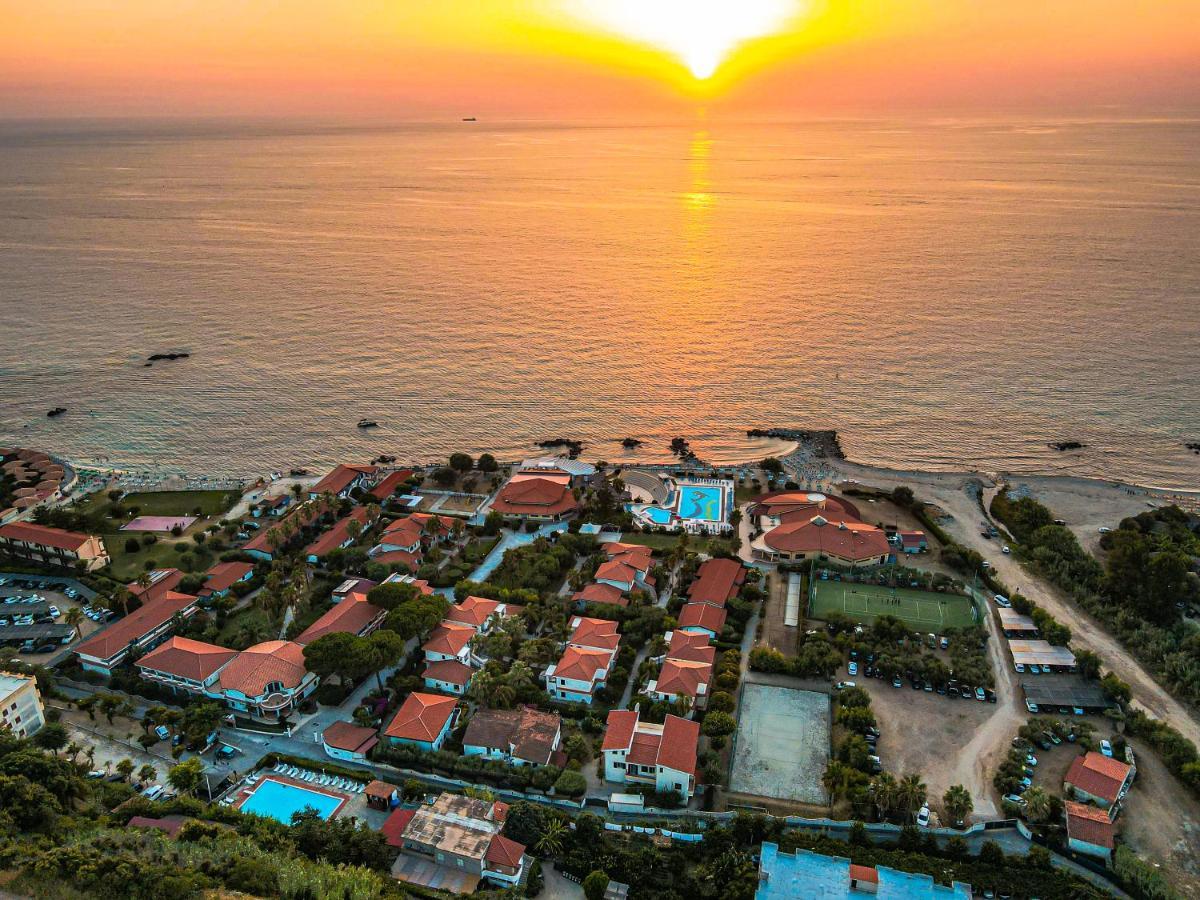 Villaggio Torre Ruffa Robinson Capo Vaticano Zewnętrze zdjęcie